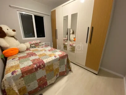 Foto Apartamento com 2 Dormitórios