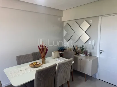 Foto Apartamento com 2 Dormitórios