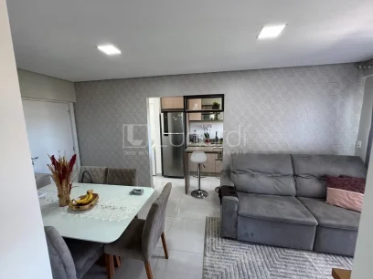 Foto Apartamento com 2 Dormitórios