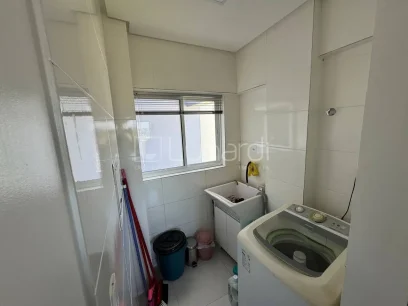 Foto Apartamento com 2 Dormitórios