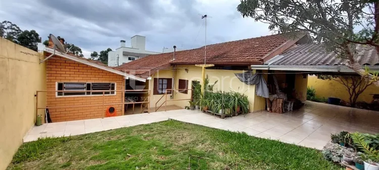 Casa com 4 Dormitórios