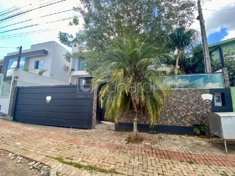 Casa com 4 Suítes