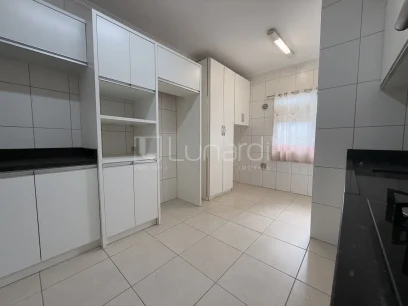 Foto Apartamento com 2 Dormitórios