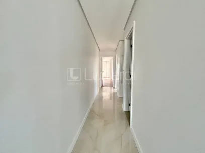 Foto Apartamento com 3 Suítes