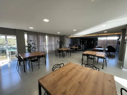 Foto Apartamento com 2 Dormitórios