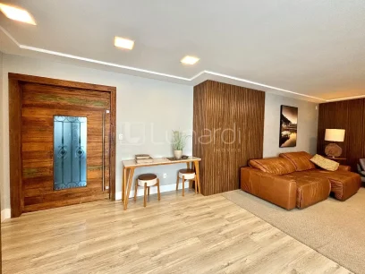 Foto Apartamento com 3 Suítes