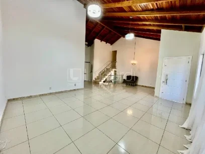 Foto Casa com 2 Dormitórios