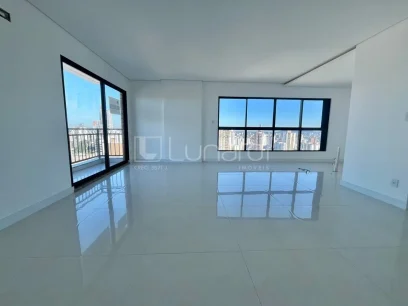 Foto Apartamento com 3 Suítes