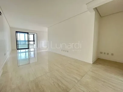 Apartamento com 3 Suítes