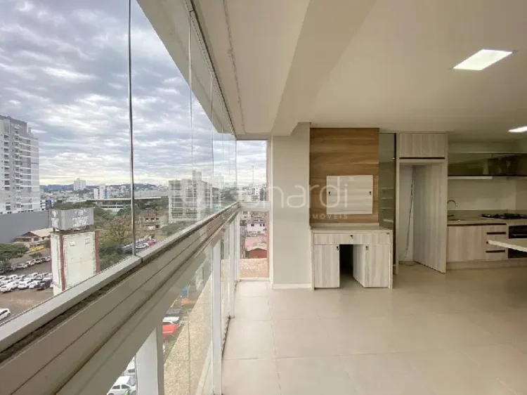 Apartamento com 3 Suítes