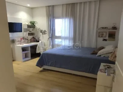 Foto Apartamento com 3 Suítes