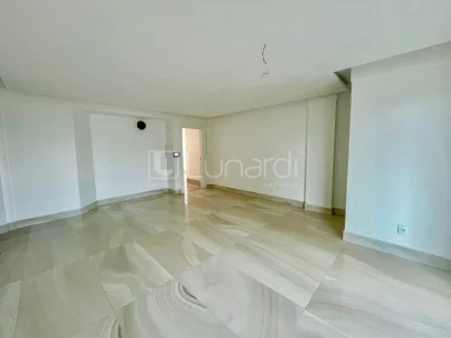 Apartamento com 3 Dormitórios