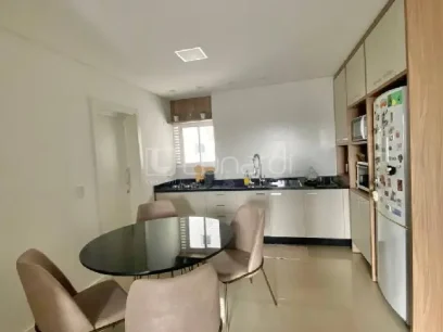 Apartamento com 3 Dormitórios