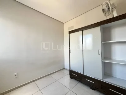 Foto Apartamento com 2 Dormitórios