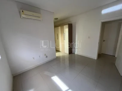 Foto Apartamento com 3 Dormitórios