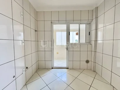 Foto Apartamento com 2 Dormitórios