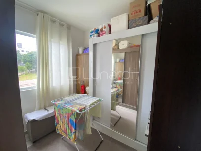 Foto Apartamento com 2 Dormitórios