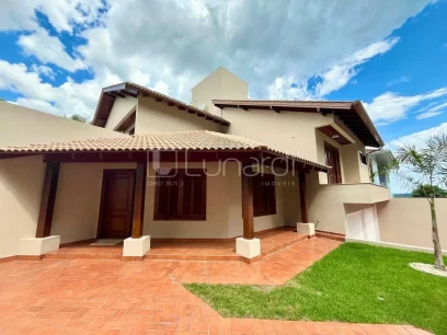 Casa com 3 Dormitórios