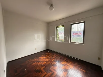 Foto Apartamento com 3 Dormitórios