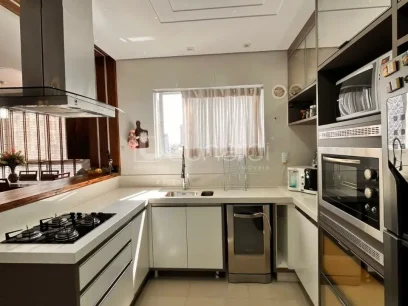 Foto Apartamento com 2 Dormitórios