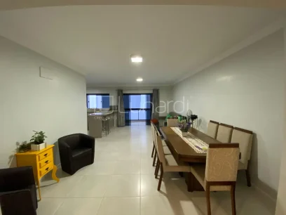 Apartamento com 3 Dormitórios