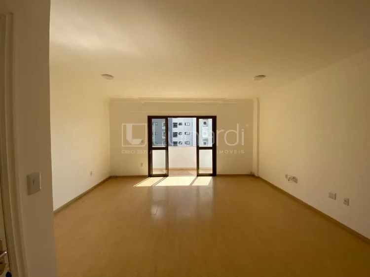 Apartamento com 3 Dormitórios