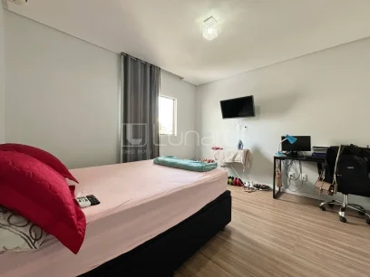 Foto Apartamento com 2 Dormitórios