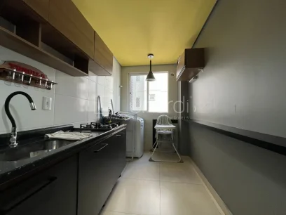 Foto Apartamento com 2 Dormitórios