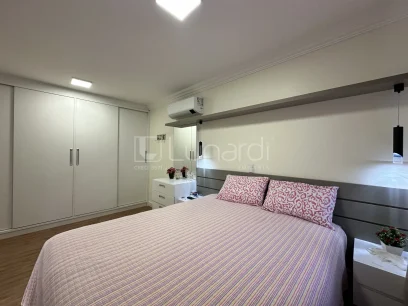 Foto Apartamento com 3 Dormitórios