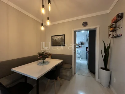 Foto Apartamento com 2 Dormitórios