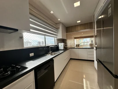 Foto Apartamento com 3 Suítes