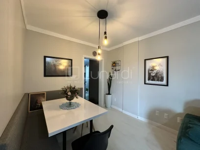 Foto Apartamento com 2 Dormitórios