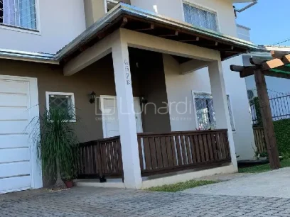 Casa com 3 Dormitórios