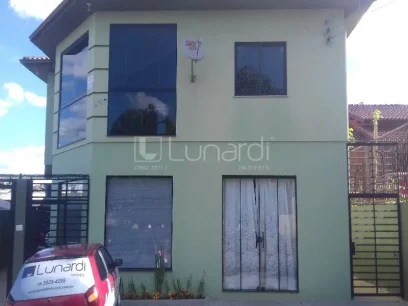 Casa com 4 Dormitórios