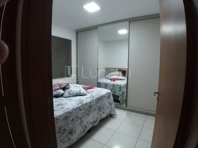 Foto Apartamento com 2 Dormitórios