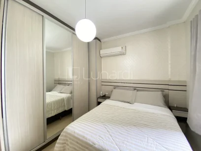 Foto Apartamento com 2 Dormitórios