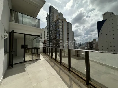 Foto Apartamento com 3 Suítes