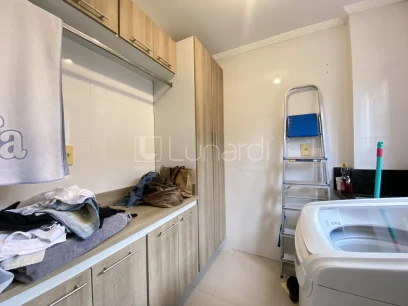 Foto Apartamento com 2 Dormitórios