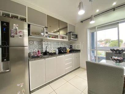 Foto Apartamento com 2 Dormitórios