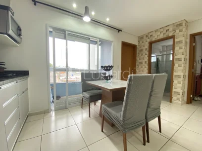 Foto Apartamento com 2 Dormitórios