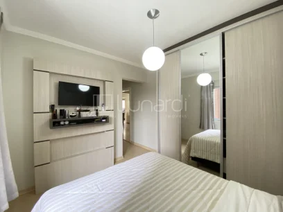 Foto Apartamento com 2 Dormitórios