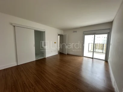 Foto Apartamento com 3 Suítes