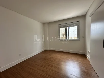 Foto Apartamento com 3 Suítes