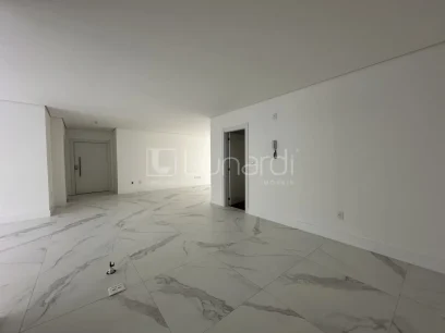 Foto Apartamento com 3 Suítes