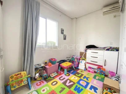 Foto Apartamento com 2 Dormitórios