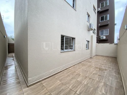 Foto Apartamento com 2 Dormitórios