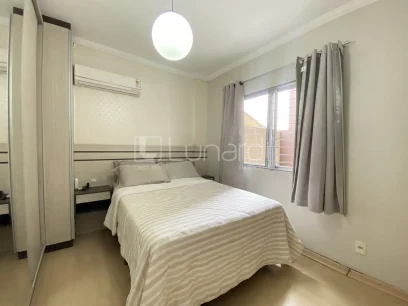 Foto Apartamento com 2 Dormitórios